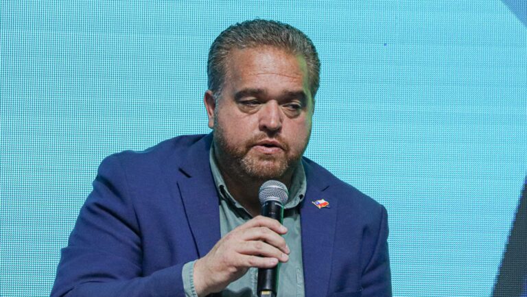 Primera polémica antes de asumir: Gobernador electo del Biobío pide disculpas por subir video conduciendo a exceso de velocidad