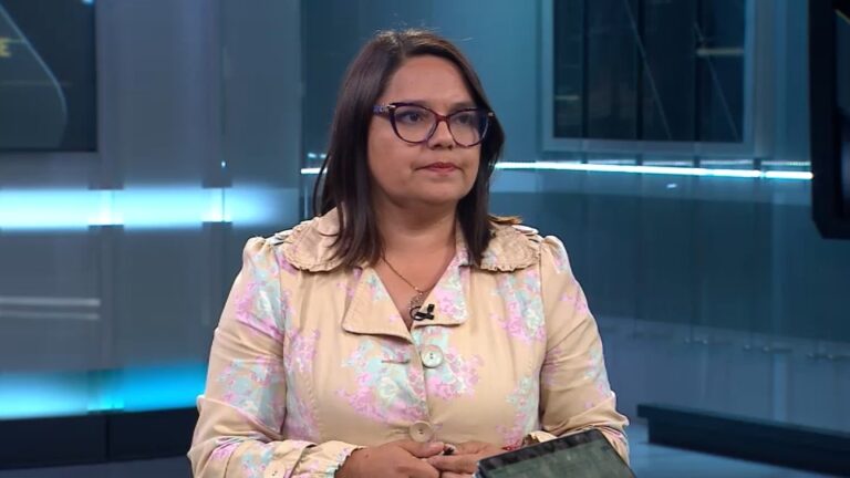 Hurtado acusa a la derecha de querer 