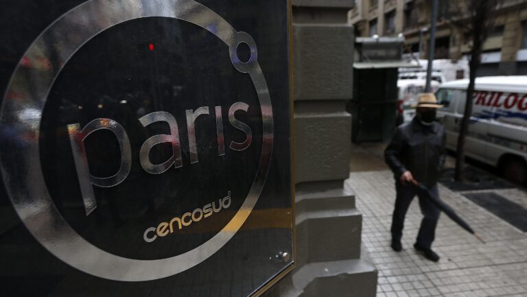 De joyas de oro a celulares: Cencosud presenta querella por estafa cometida a través de su página web de Paris