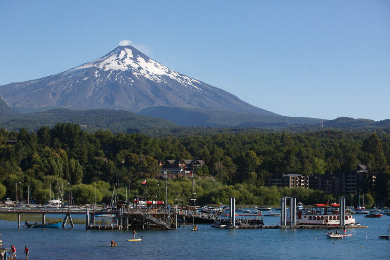 Fuerte temblor interrumpe almuerzo de habitantes de las regiones del Biobío, La Araucanía, Los Ríos, Los Lagos y Ñuble