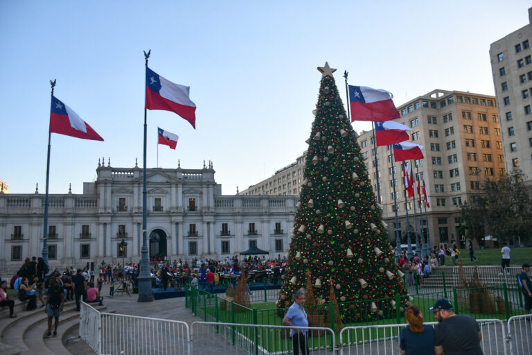 Panorama familiar: ¿Cuándo estará el árbol de Navidad en la Plaza de la Constitución?
