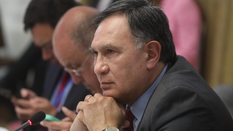 Mellado cuestiona liderazgo de Crispi en el segundo piso de La Moneda: 