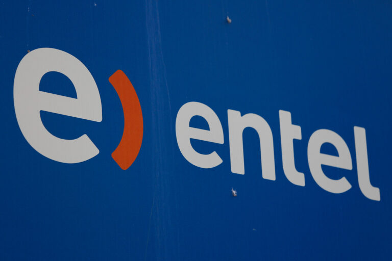 Tras acuerdo con Sernac: Entel deberá compensar a más de 2 millones de clientes