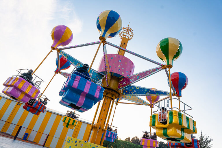 Niño de 6 años y sus padres resultan heridos tras caer desde juego mecánico en Talcahuano: Atracción se desprendió desde la base