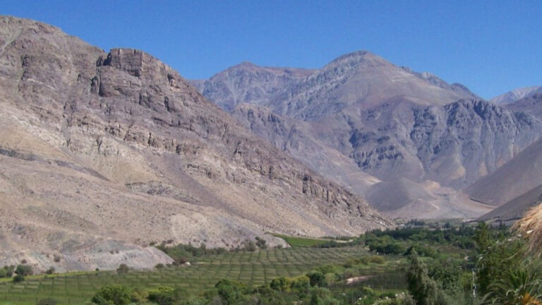 Chile inaugura el Monumento Natural Tres Cruces para proteger su biodiversidad única