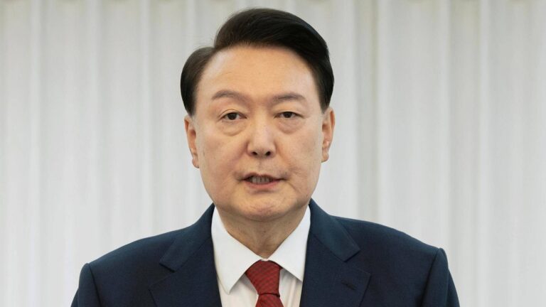Presidente surcoreano Yoon Suk-yeol enfrenta segunda citación de la Fiscalía tras ser destituido