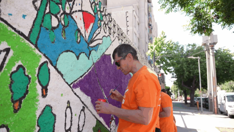 Voluntariado en Chile: El pilar invisible que sostiene a las comunidades