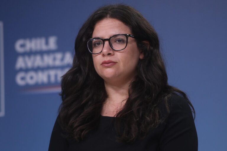 Ministra Orellana y chats de Monsalve con damas de compañía: 