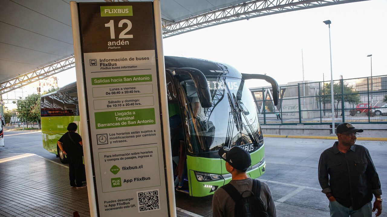 Temporada de verano. Anuncian que buses saldrán desde la estación intermodal Del Sol con servicios hacia la costa. Agencia Uno