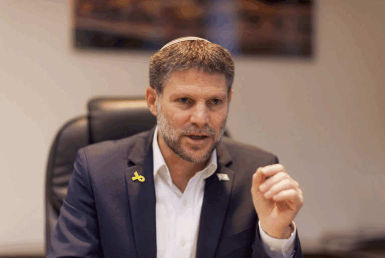 Partido clave en gobierno de Netanyahu amenaza con retirar apoyo si Israel no retoma la guerra tras cese al fuego