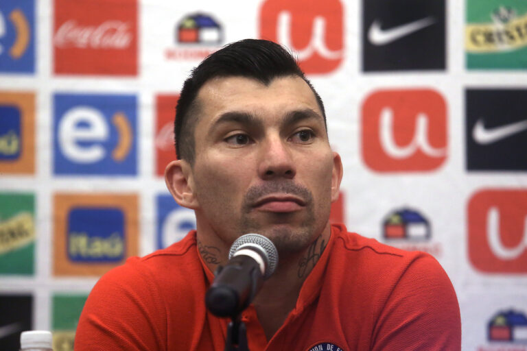 Gary Medel y su eventual sueldo en la UC: La cuantiosa cifra que complica el ansiado regreso del 