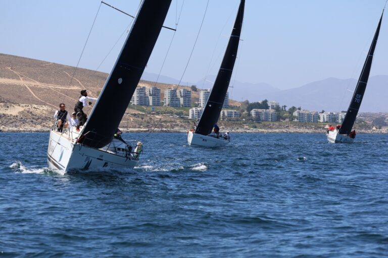 Caleuche y Patagonia lideran circuito norte de veleros oceánicos