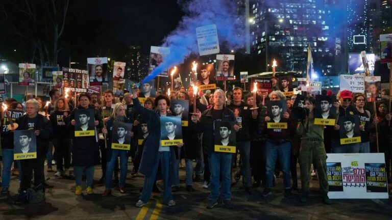 Manifestantes se reúnen en Tel Aviv por la liberación de rehenes, mientras acuerdo entre Israel y Hamas avanza