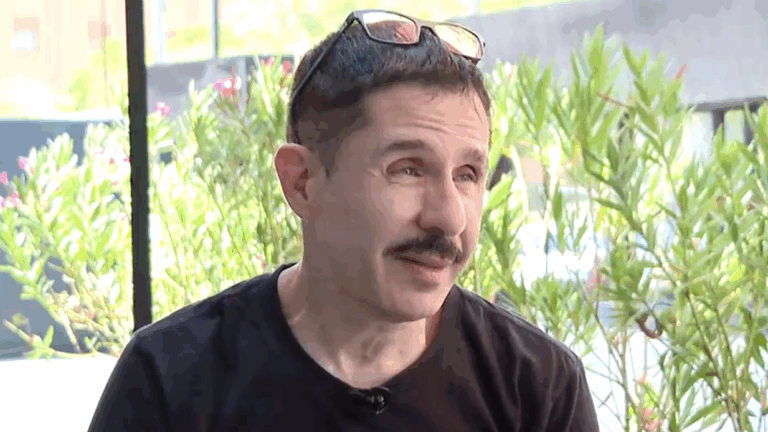 Antônio Araújo, el icónico director brasileño que llega a Teatro A Mil