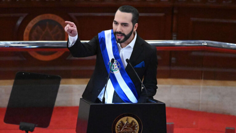 Cadem: Crece el número de chilenos que desean que el próximo Presidente de Chile sea como Nayib Bukele