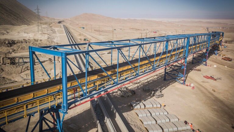 Histórica alianza de Codelco y Anglo American: Buscan crear la cuarta operación minera de cobre más importante del mundo