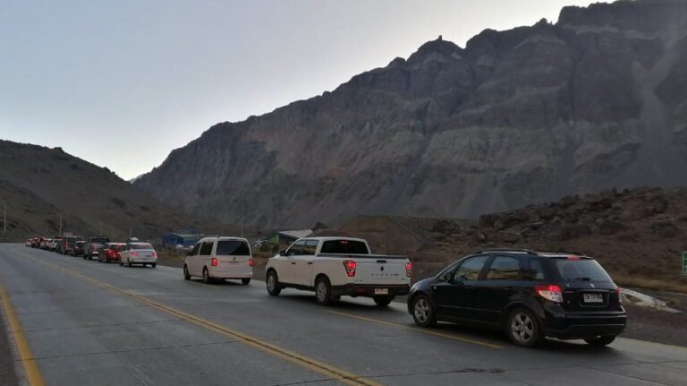 Paso Los Libertadores cerrado por aludes: Podría estar habilitado durante este martes, según autoridades argentinas