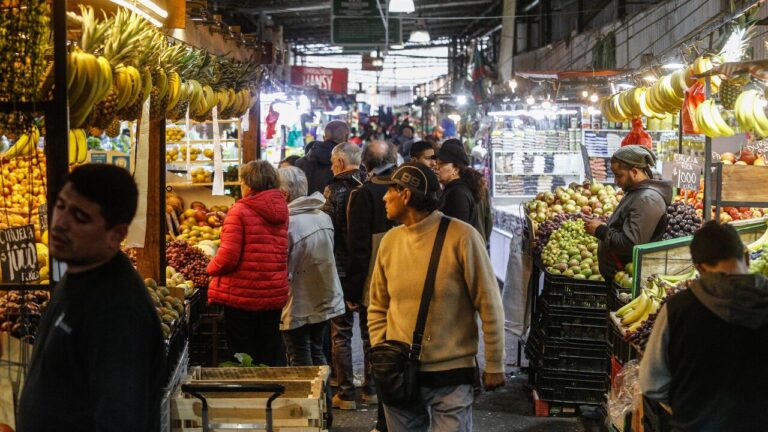 Canasta básica de alimentos reportó leve alza en enero: Bordea los $70.000