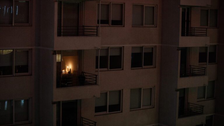 Corte de luz en Chile: Sernac explica cómo funciona el mecanismo de compensación para consumidores