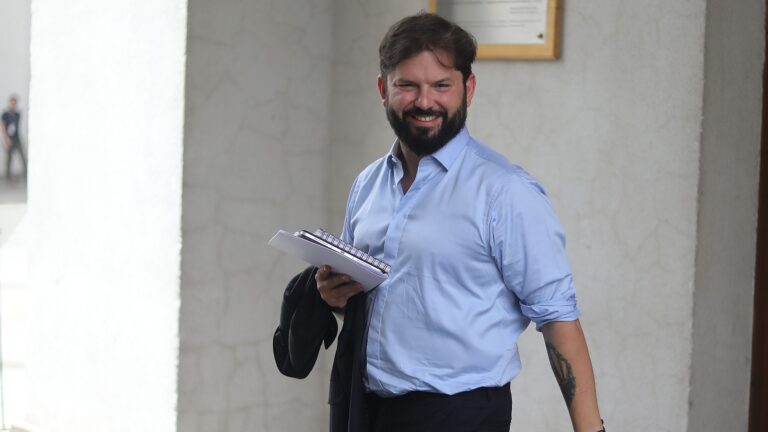 Presidente Boric destacó Imacec de diciembre con mensaje a Matthei: 