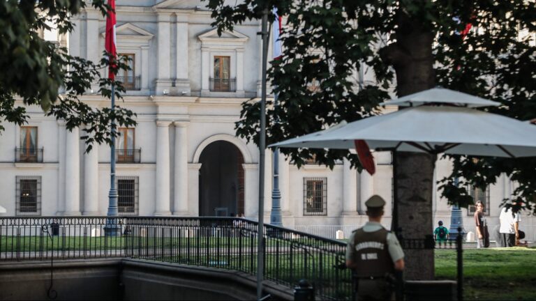 Presidencia lamentó muerte de carabinero en La Moneda: Investigación es dirigida por Fiscalía Militar
