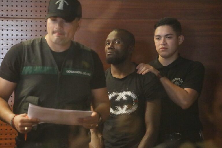 Haitiano que causó destrozos en el Aeropuerto de Santiago queda en prisión preventiva