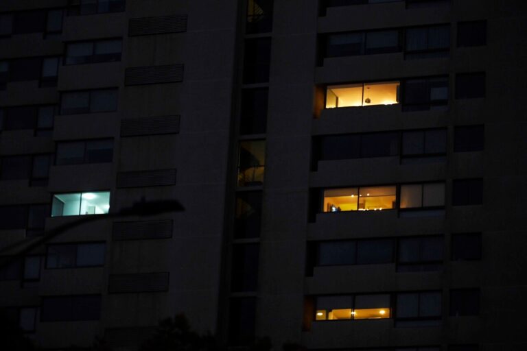 Corte de luz nacional: ¿Qué opciones de reclamos existen para los afectados?