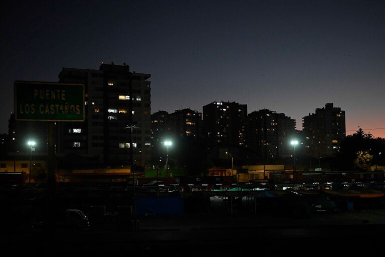 Estudio de 2019 alertó sobre falla eléctrica que dejó sin luz a más de 19 millones de personas en Chile