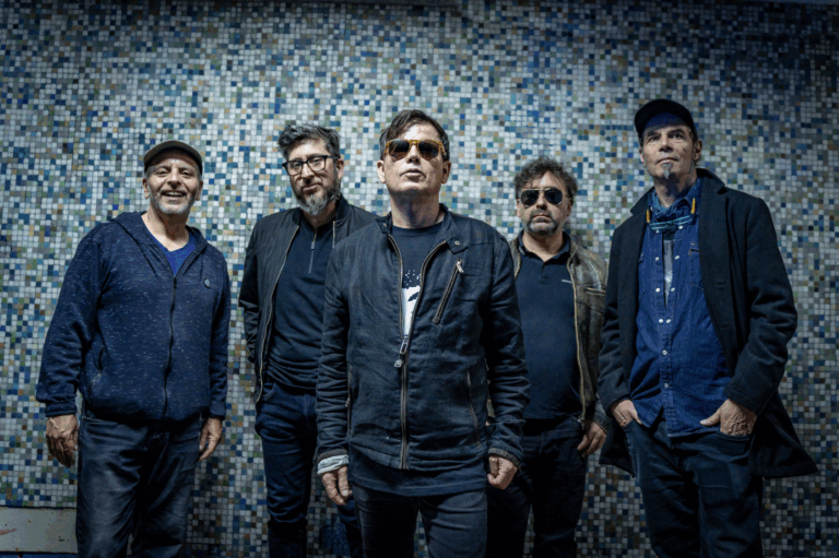 Simple Minds confirma a Upa+ como banda que abrirá su show en Santiago