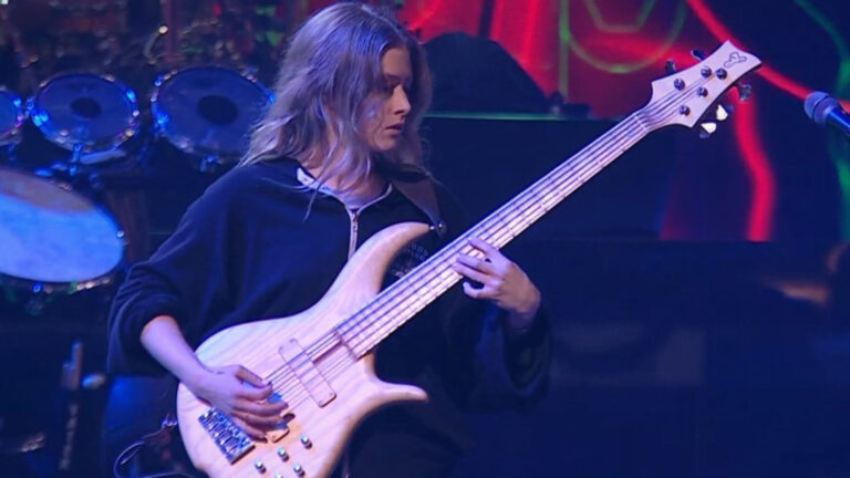 Nicole Row: Quién es la bajista de Incubus que captó la atención durante su show en Viña