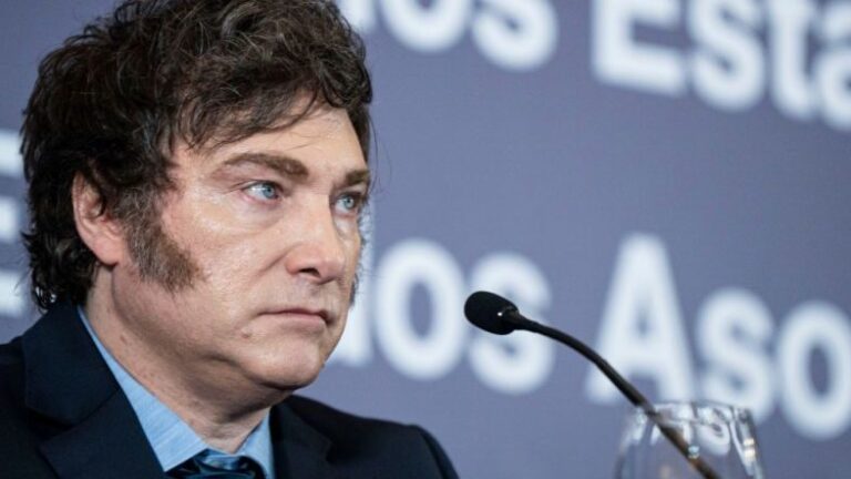 Experto analiza gobierno de Milei tras acusaciones de estafa por criptomoneda promocionada por el presidente