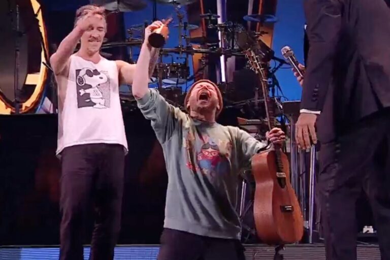 “I love seagulls”: La épica reacción de Incubus al recibir Gaviota de Plata y de Oro por su show en Viña