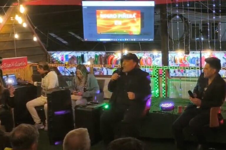 Con anécdotas de Woodstock y Zalo Reyes y cantando 