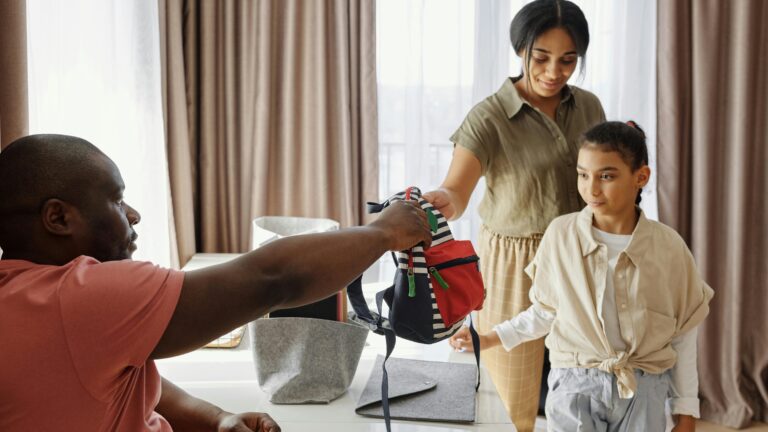 ¿Cómo organizarse para el regreso a clases? Tips útiles para padres e hijos