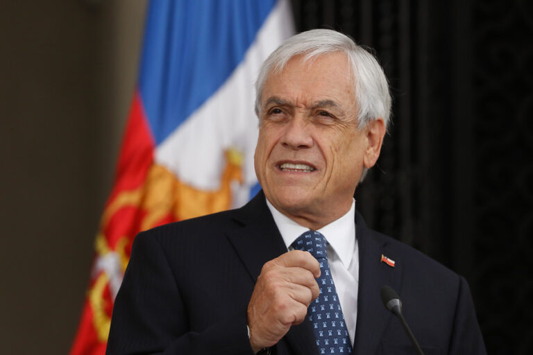 A un año de su muerte: Fotógrafo Presidencial presenta exposición que captura legado y humanidad de Sebastián Piñera