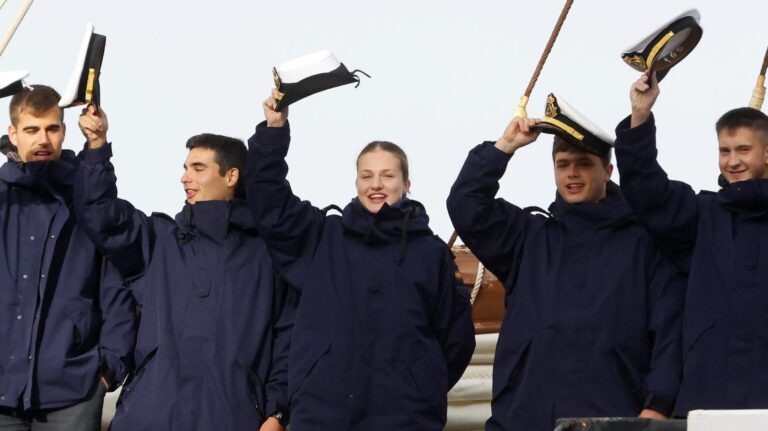 Princesa Leonor rumbo a Valparaíso: El buque español abandona Punta Arenas