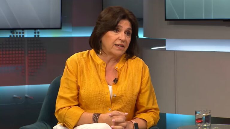 Ana Lya Uriarte en exclusiva con CNN Chile: Bachelet fuera de la presidencial, el desgaste de Matthei y el Caso Monsalve