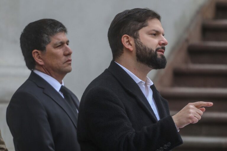 Presidente Boric admite error por no pedir la renuncia de Monsalve de inmediato: 