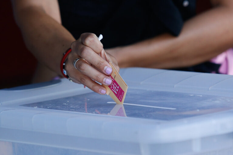 Servel anuncia que buscará que las próximas elecciones se realicen en un solo día