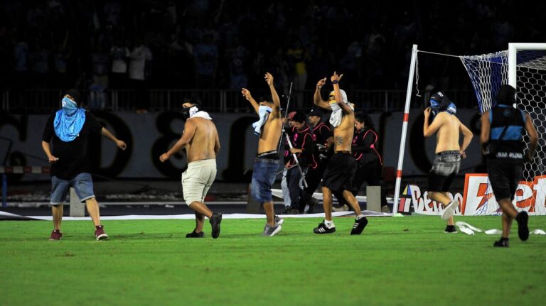 ANFP castiga a Iquique con tres partidos a puerta cerrada tras ingreso de hinchas en el partido contra Unión Española