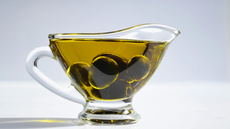 Cambiar mantequilla por aceites vegetales reduce el riesgo de muerte, según estudio