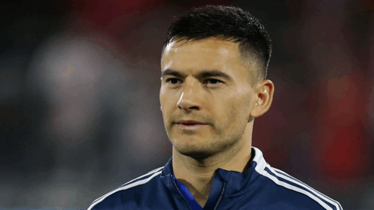 La U advierte a la Roja: Charles Aránguiz tiene un plan especial de cuidados y está en duda para las Eliminatorias