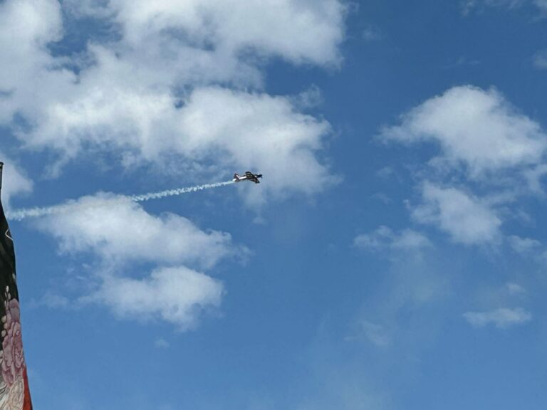 Fach sorprende con show aéreo en la segunda jornada del Lollapalooza 2025