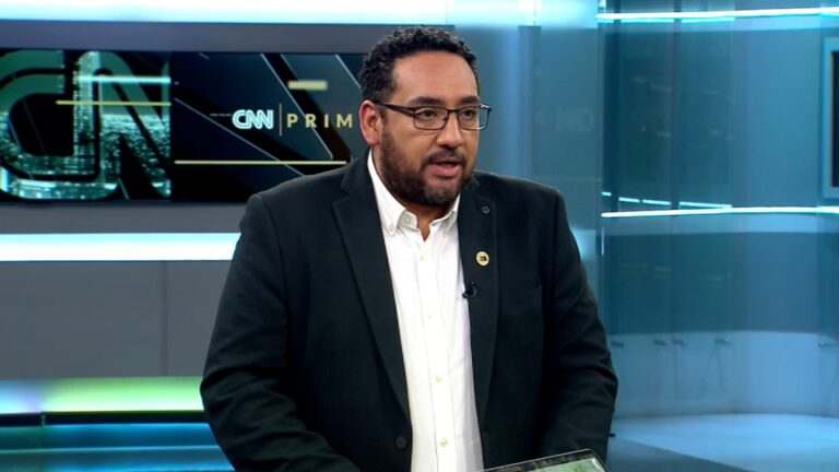 Ministro Cataldo llama a deponer 