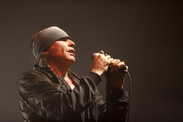 Vocalista de The Cult aclara por qué no salió a recibir la Gaviota de Plata en Viña 2025: “No entendí el concepto de los premios