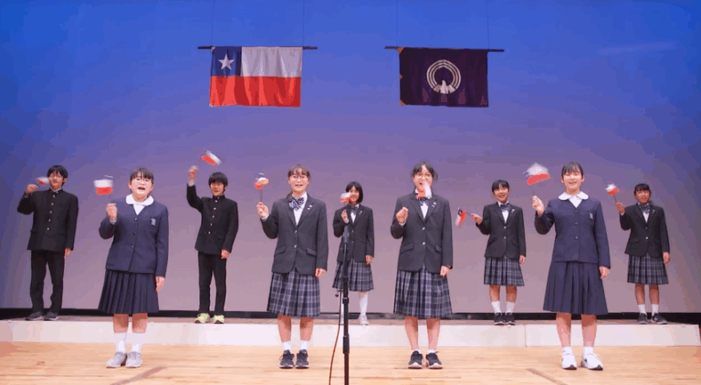 La ciudad de Japón que alucina con Chile parte 2: El emotivo himno chileno cantado en español por estudiantes japoneses
