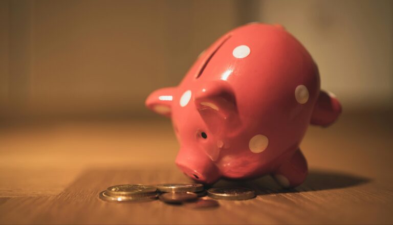 ¿Cómo hacer un plan de ahorro y evitar endeudarte?