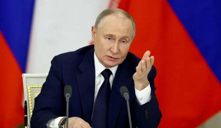 Guerra en Ucrania: Putin declara un cese al fuego temporal durante el fin de semana de Pascua