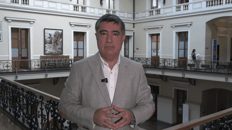 Desbordes responsabiliza a Hassler por paro de profesores y alerta sobre déficit de $26 mil millones: 