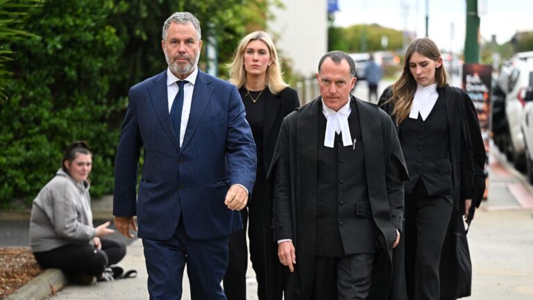 Australia: Comenzó juicio contra mujer acusada de asesinar con hongos venenosos a tres adultos mayores